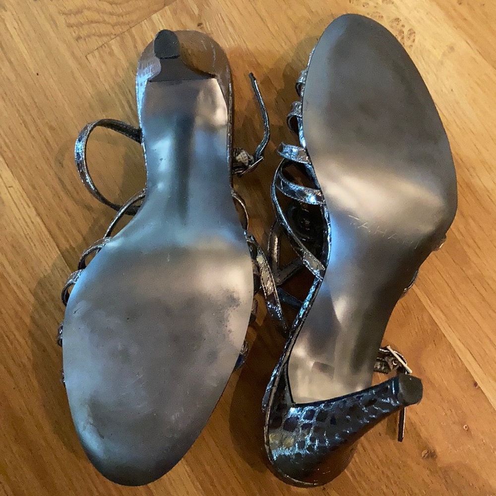 Tahari silver strapped sandal heel. Size 7.5 - Picture 3 of 4